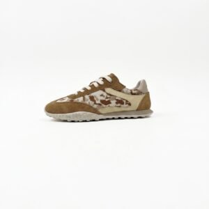 Tenis mostaza y animal print en cuero