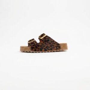 Sandalia plana print miel en cuero con dos hebillas