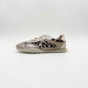 Tenis animal print con platedo en cuero peludo