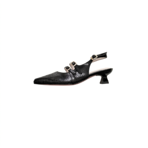 Zapatos negros en cuero con hebillas