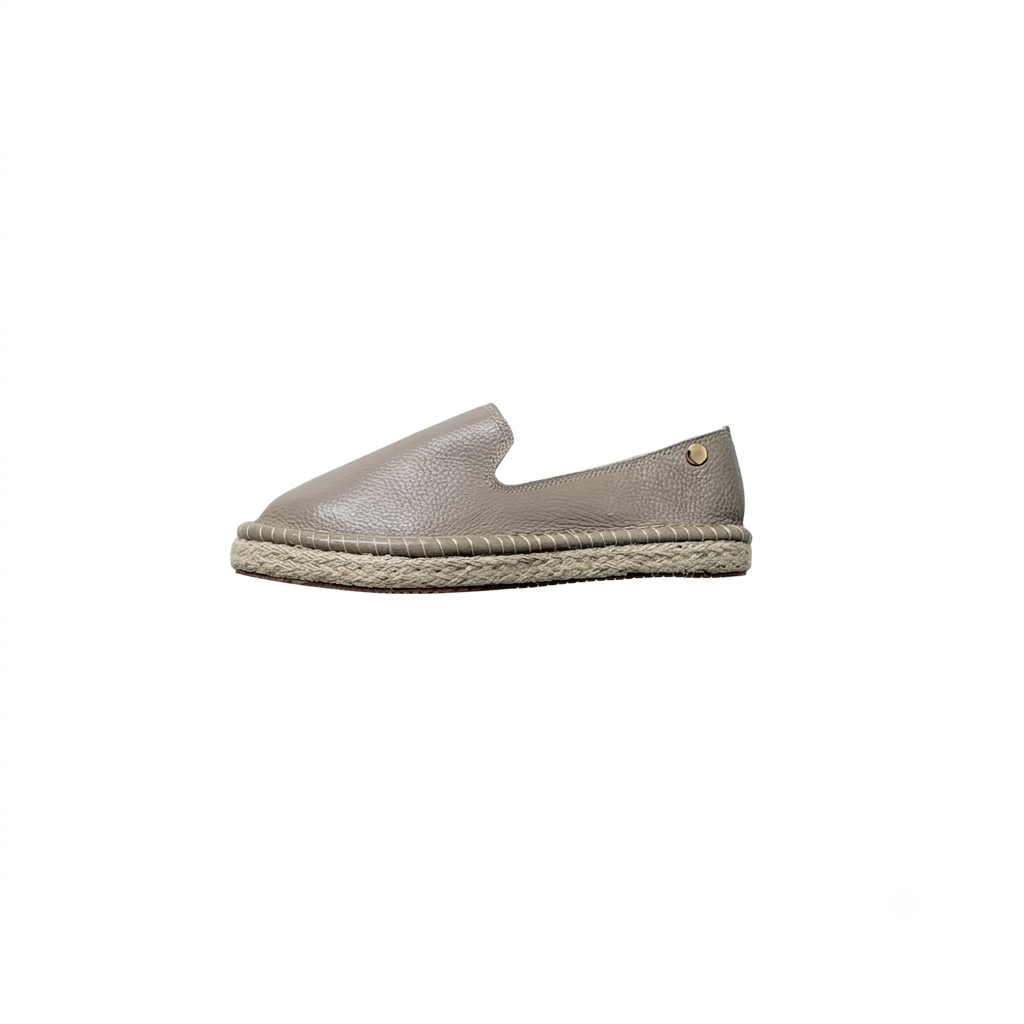 Baleta tipo alpargata taupe en cuero