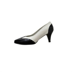 Zapato blanco con negro en cuero