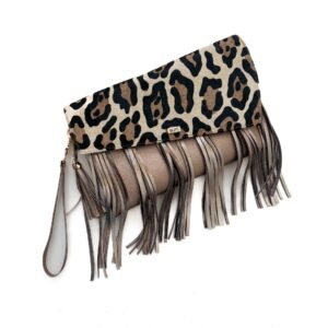 Bolso animal print en cuero con flecos
